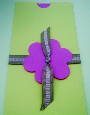 Προσκλητήρια βάπτισης κορίτσι -Β1234 λουλούδι - <p>Ιδιαίτερο συρταρωτό γκοφρέ προσκλητήριο σε κρεμ ροζ αποχρώσεις, εντυπωσιακό αξεσουάρ λουλούδι δεμένο με οικολογική κορδέλα.</p>...