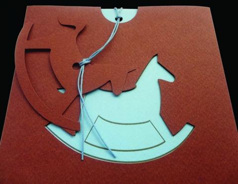 Προσκλητήριο βάπτισης αλογάκι -Β1298γ - <p>Ιδιαίτερο προσκλητήριο βάπτισης με κοπτικό αλογάκι σε καφέ σιέλ αποχρώσεις..</p>...