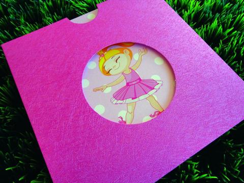 Προσκλητήριο Βάπτισης -Β1454 - <p>Συρταρωτό προσκλητήριο από δερματίνη nature rose και θέμα τη μπαλαρίνα.  Tip: Μπορεί να βγει και στην οικονομική σειρά!</p>...