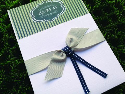 Προσκλητήρια Βάπτισης Vintage -Β1522 - <p>Βίνταζ συρταρωτό προσκλητήριο βάπτισης σε λευκές, γκρι   μπλε σκούρες αποχρώσεις και ιδιαίτερο δέσιμο!</p>...