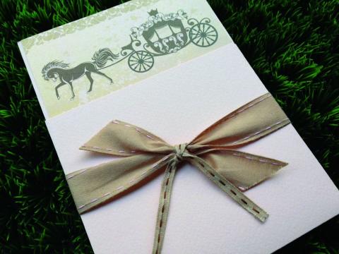 Προσκλητήρια Βάπτισης Vintage -Β1526 - <p>Βίνταζ συρταρωτό προσκλητήριο βάπτισης σε σομόν αποχρώσεις, ιδιαίτερο δέσιμο, και θέμα πριγκιπική άμαξα παραμυθιού!</p>...