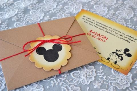 Προσκλητήρια βάπτισης πρωτότυπα -Β1737 - <p>Πρωτότυπο προσκλητήριο βάπτισης με θέμα τον mickey mouse, με ιδιαίτερο δέσιμο και κρεμαστή ροζέτα με το κεφάλι του mickey!</p>...