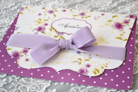 Προσκλητήρια βάπτισης πρωτότυπα -Β1747 - <p>Εντυπωσιακό φλοράλ   πουά προσκλητήριο βάπτισης, σε μωβ - λιλά τόνους   φαρδύ φιόγκο από λιλά γκρο κορδέλα!</p>...