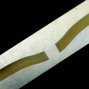 Προσκλητήριο γάμου -no51 precious white - <p>Εντυπωσιακό κουμπωτό προσκλητήριο από δερματίνη  ;precious white ;, ιδιαίτερη χρυσολαδί κάρτα με χρυσοτυπία.</p>...