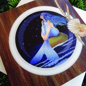 Προσκλητήριο Βάπτισης -Β1408 - <p>Ιδιαιτερο διπτυχο προσκλητηριο βαπτισης με θεμα την γοργονα σε γκοφρε ποιοτητα.</p>...