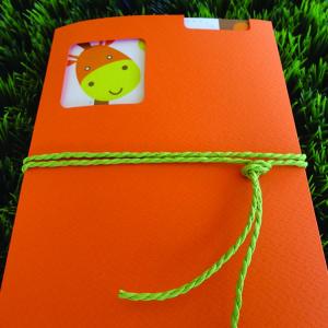 Προσκλητήριο Βάπτισης -Β1427 - <p>Γκοφρε προσκλητηριο βαπτισης με ιδιαιτερη ματιερα και θεμα την καμηλοπαρδαλη.</p>...